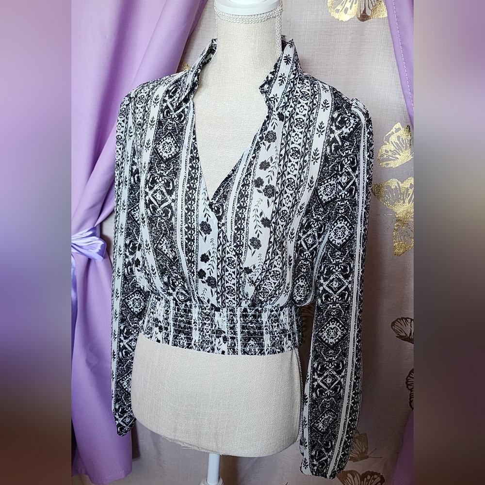 Forever 21 Black and White Floral Blouse